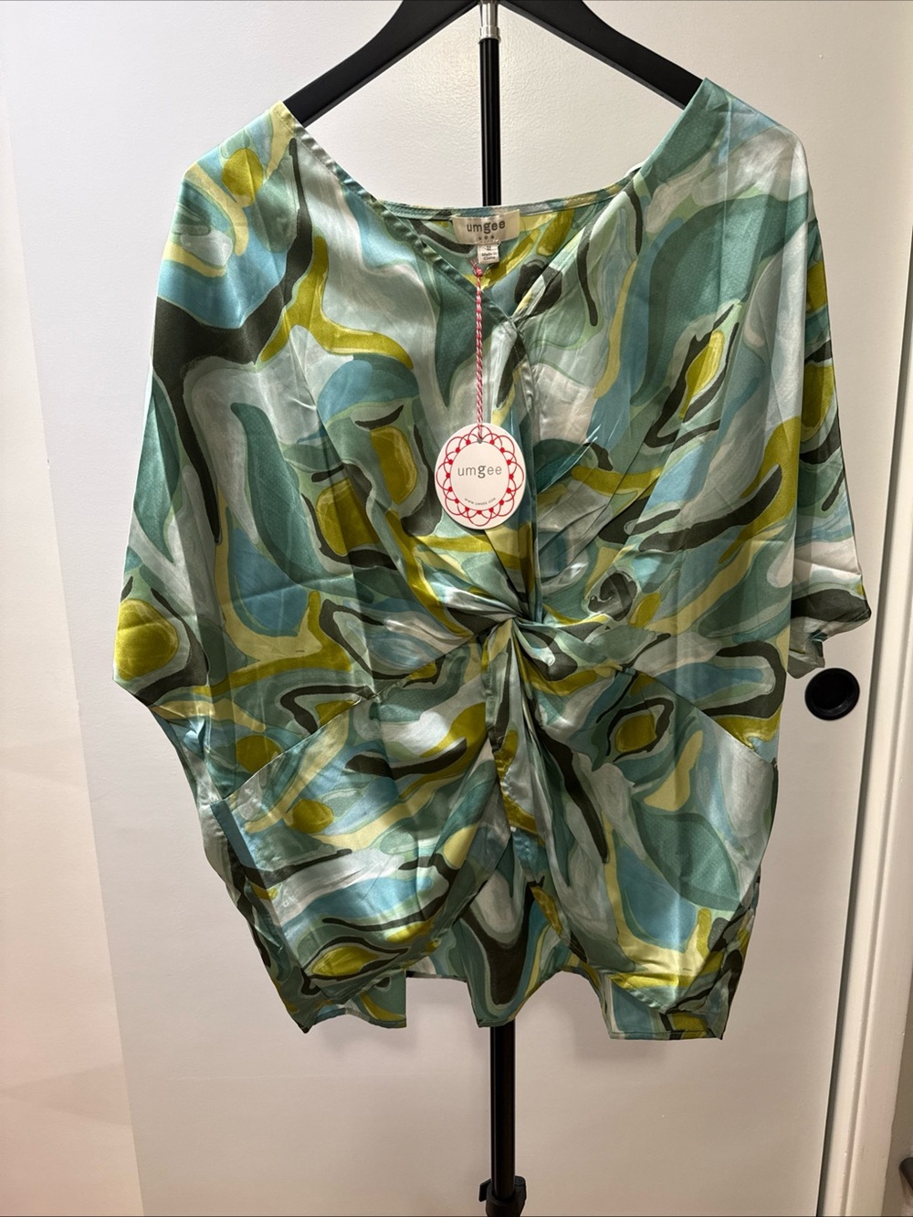 Umgee Women's Teal and Green Abstract Print V-Neck Knot-front Blouse Size M NWT